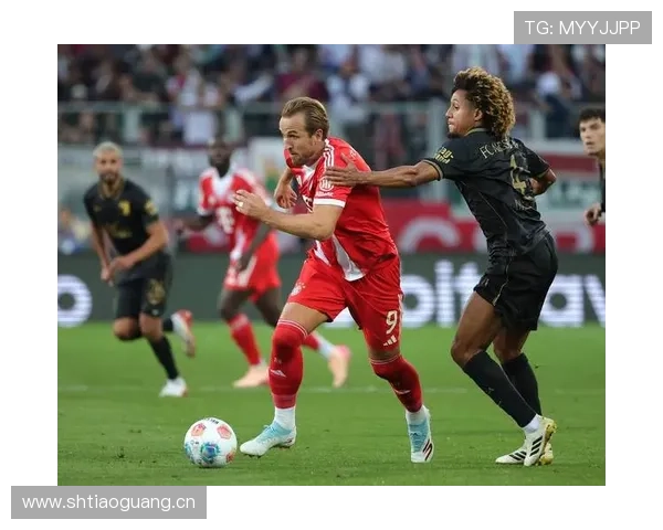 拜仁慕尼黑比赛方式从压制转向拉锯,战术调整对争冠形势产生影响 拜仁慕尼黑比赛方式从压制转向拉锯,战术调整对争冠形势产生影响